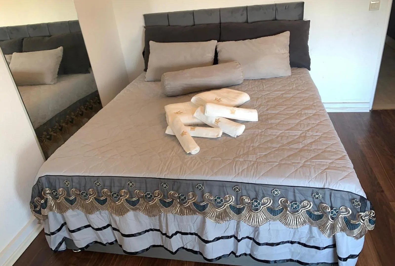 Chic Central Luxembourg Flat דירה